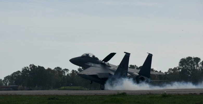 Έφτασαν οι Αμερικανοί με 14 μαχητικά βομβαρδιστικά στην Ανδραβίδα!